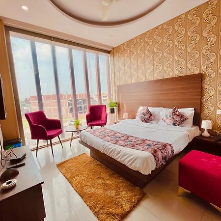 Hotel Pearl Grand, Zirakpur - Top Rated & Most Awarded Property In Tricity Chandīgarh Exterior foto