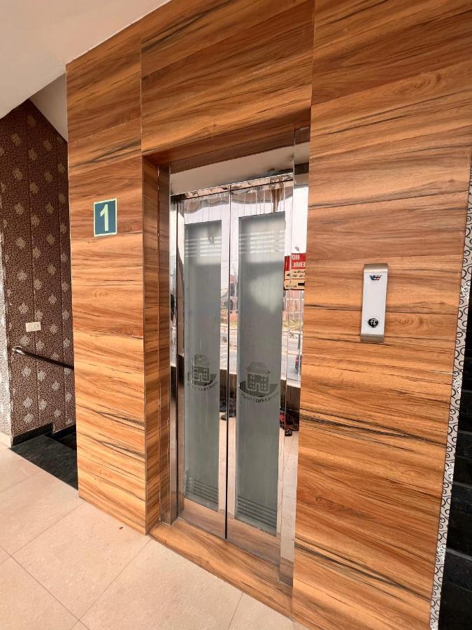 Hotel Pearl Grand, Zirakpur - Top Rated & Most Awarded Property In Tricity Chandīgarh Exterior foto