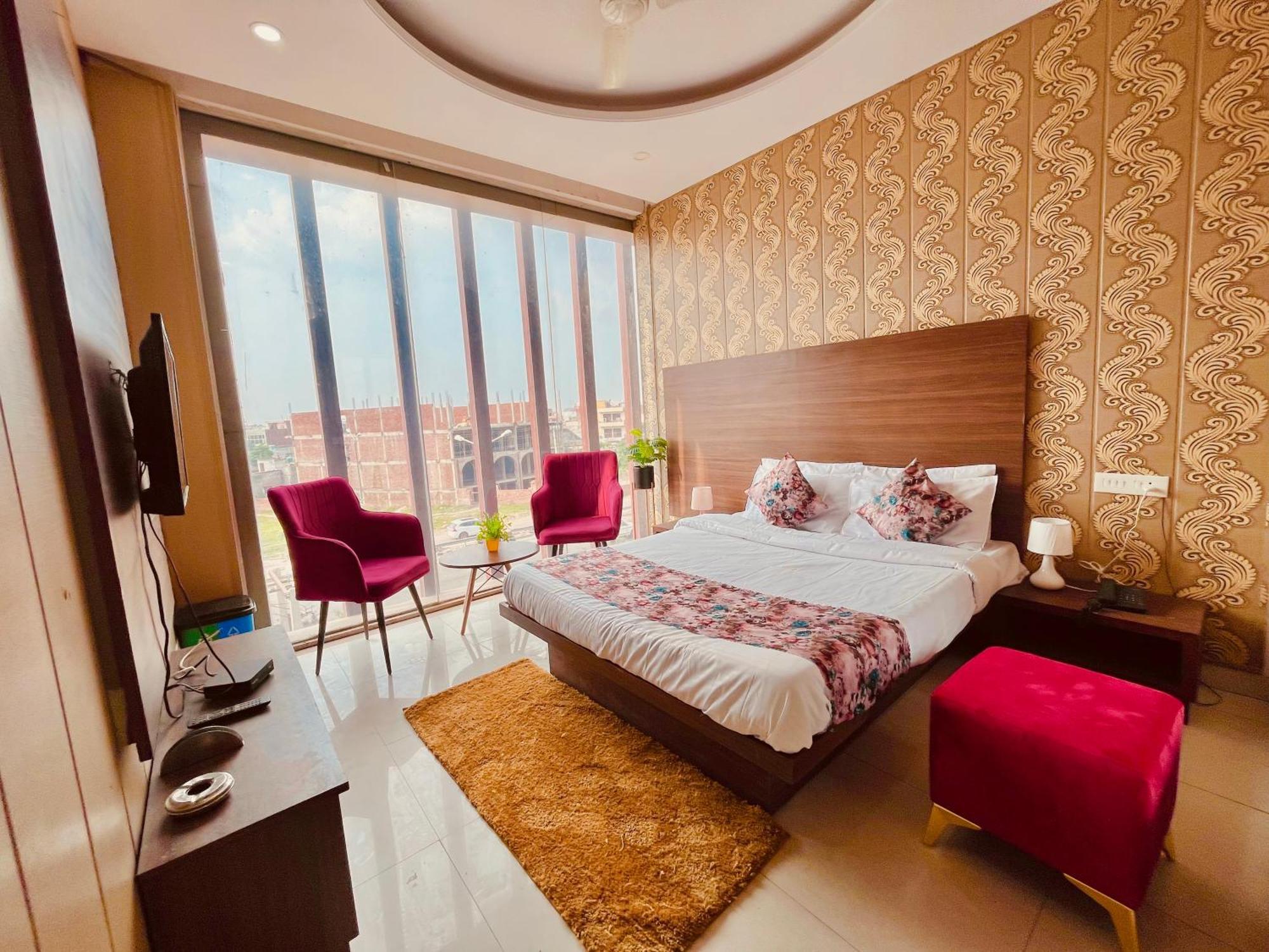 Hotel Pearl Grand, Zirakpur - Top Rated & Most Awarded Property In Tricity Chandīgarh Exterior foto
